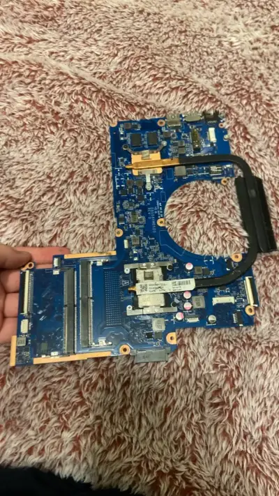 Placa madre para laptop en buen estado - miniatura 1