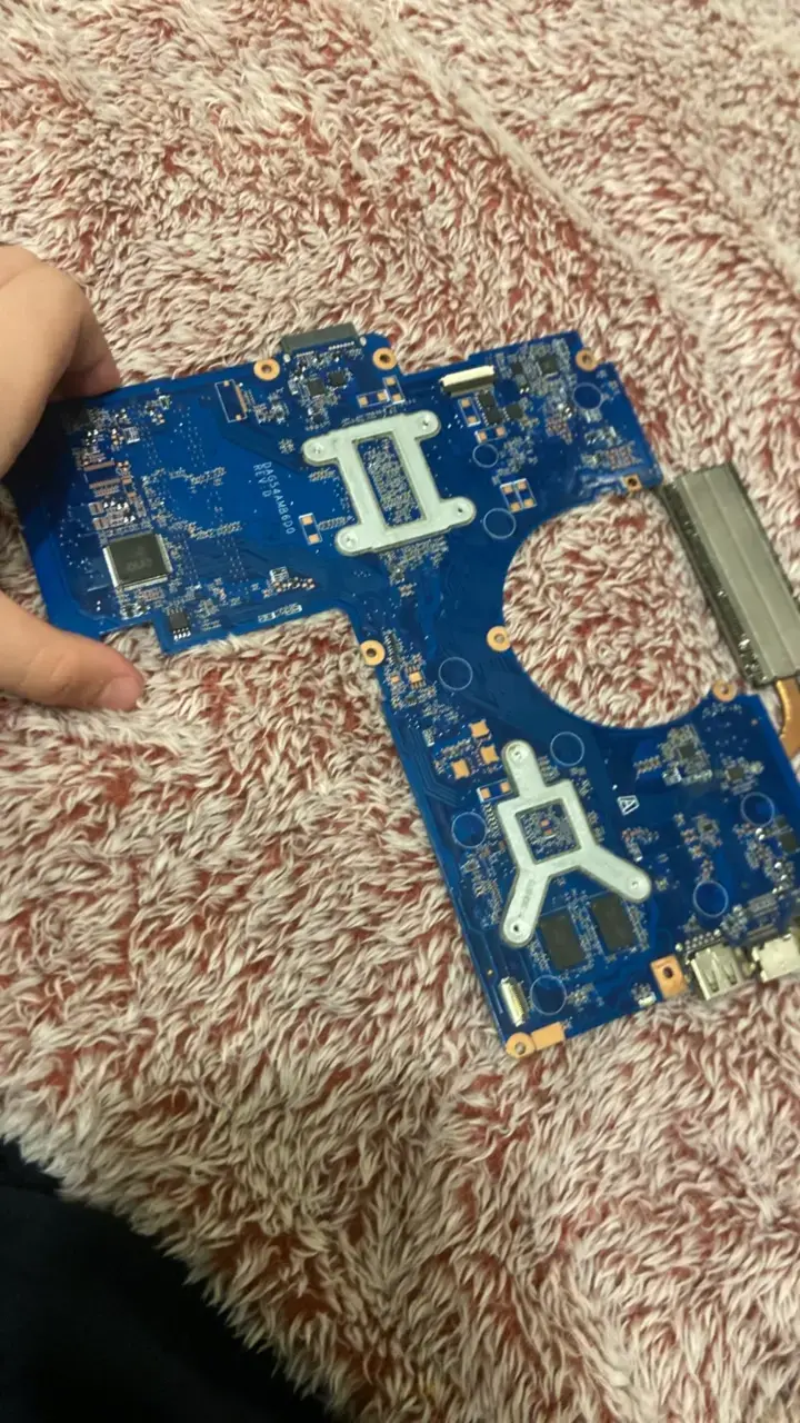 Placa madre para laptop en buen estado - 2