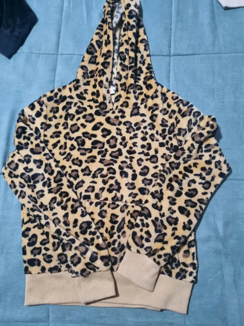 Polerón con capucha estampado leopardo - 2