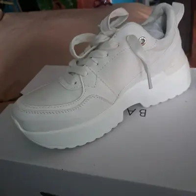 Zapatillas blancas de mujer Basement - miniatura 2