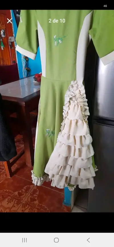 Vestido folclórico verde con detalles blancos - miniatura 2