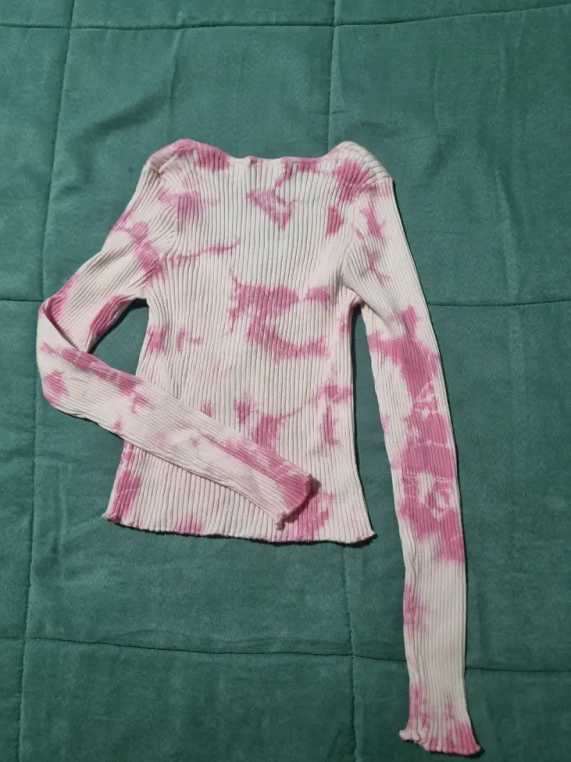 Polera manga larga tie-dye rosa y blanco - 3