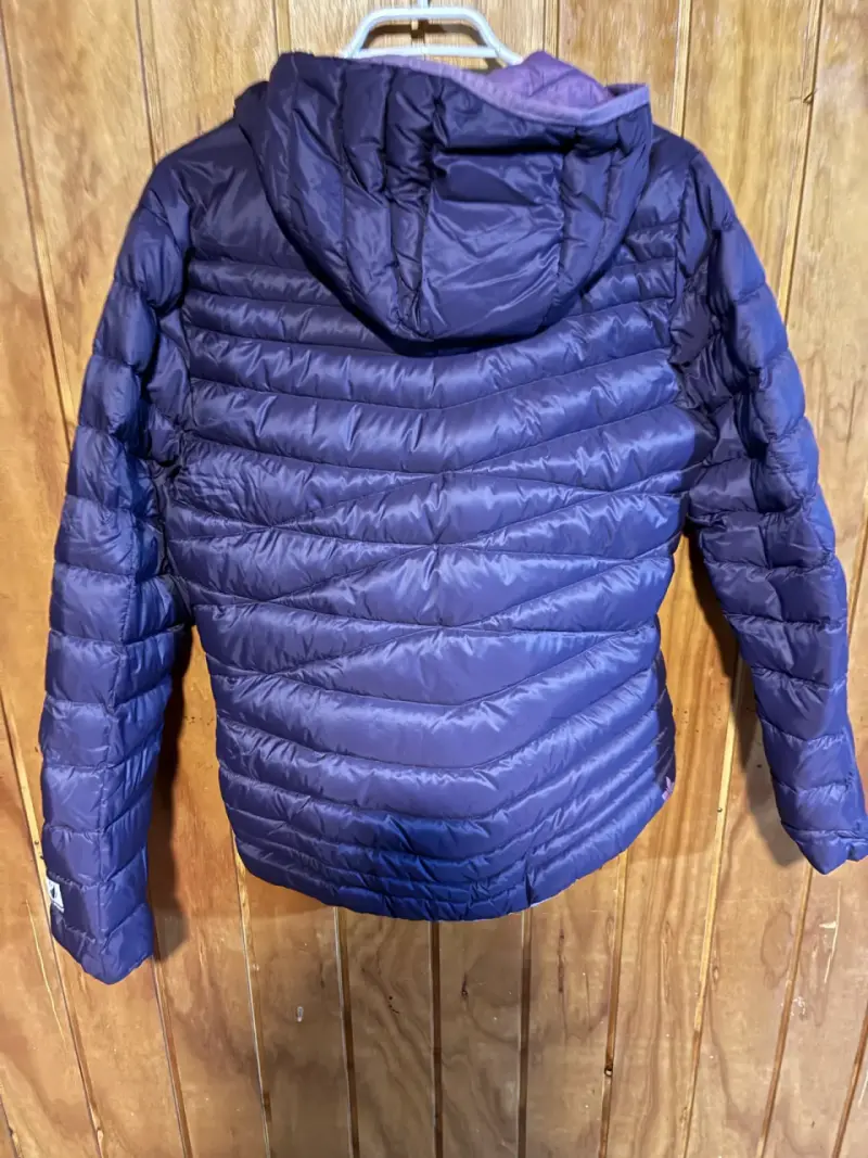 Chaqueta de plumas morada para mujer lippi - 4