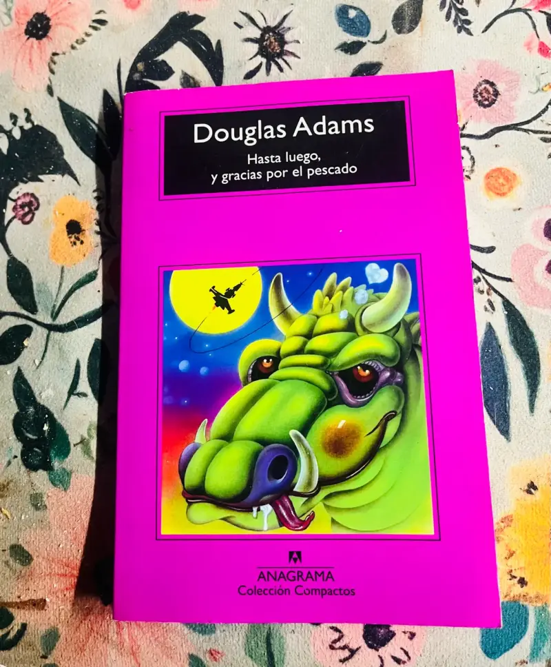 Libro 'Hasta Luego, y Gracias por el Pescado' de Douglas Adams - 1