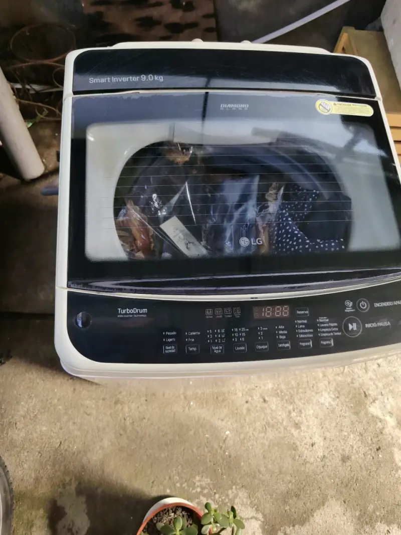 Lavadora LG Smart Inverter 9 kg en buen estado - 3