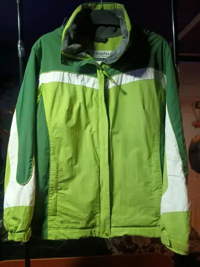 Chaqueta Columbia verde con capucha talla M mujer - miniatura 2