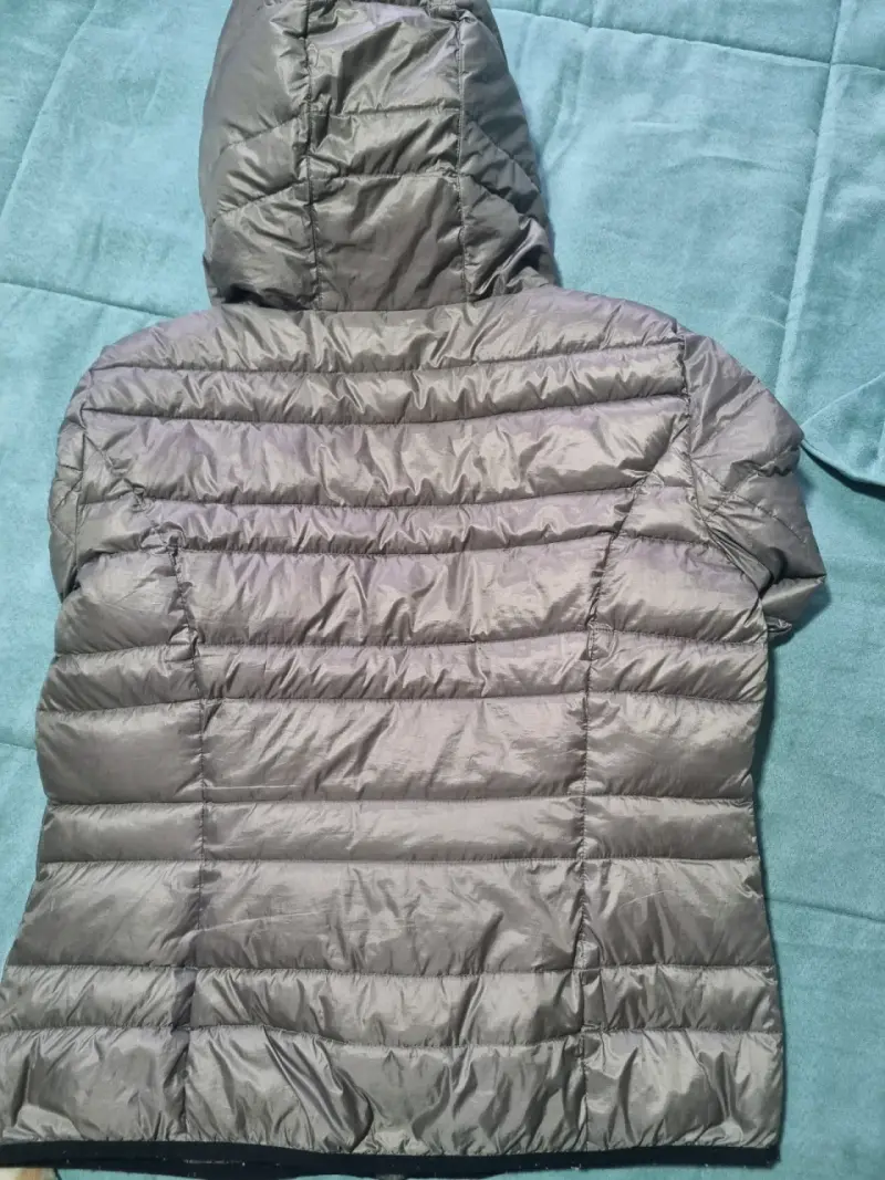 Chaqueta acolchada gris con capucha Esprit - 3