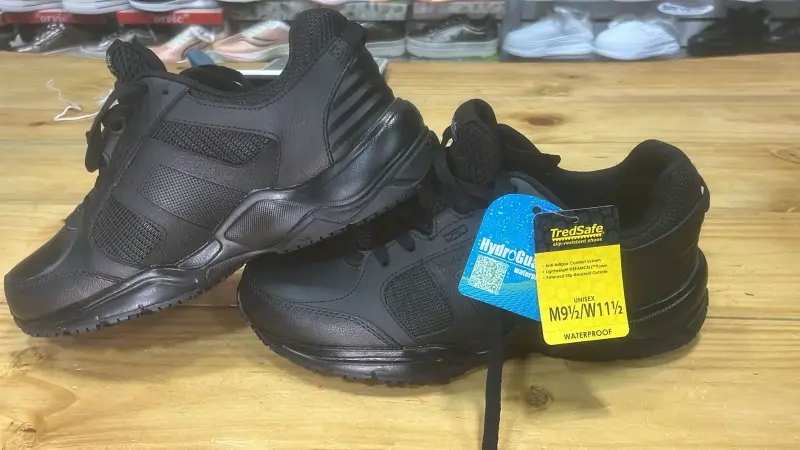 Zapatillas TredSafe negras impermeables unisex