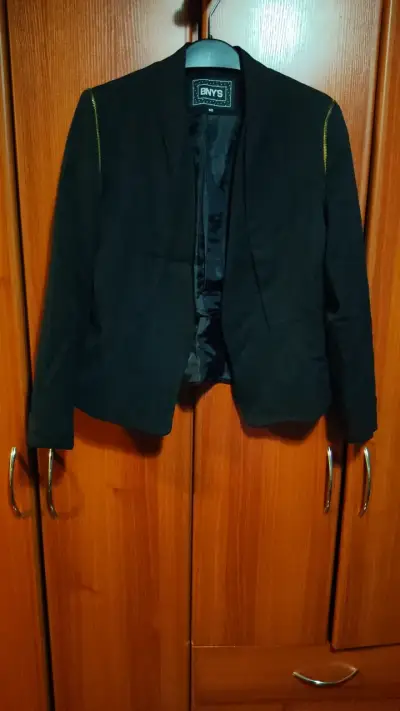 Blazer negro con cierre decorativo BNY's - miniatura 1