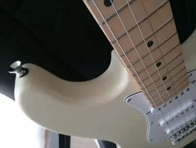 Guitarra Squier Affinity Stratocaster by Fender - miniatura 2