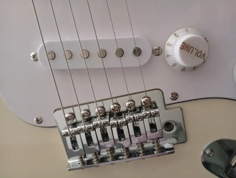 Guitarra Squier Affinity Stratocaster by Fender - 3