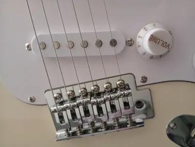 Guitarra Squier Affinity Stratocaster by Fender - miniatura 3