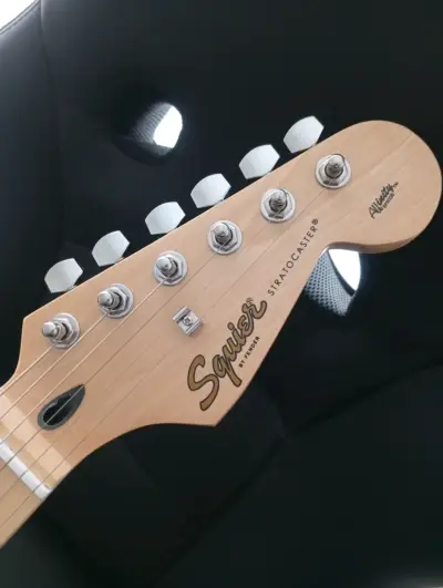 Guitarra Squier Affinity Stratocaster by Fender - miniatura 4