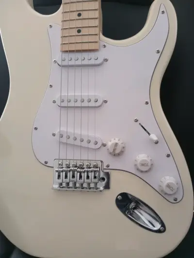 Guitarra Squier Affinity Stratocaster by Fender - miniatura 6