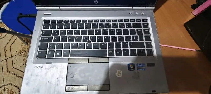 Laptop HP EliteBook con Windows 10 - 2