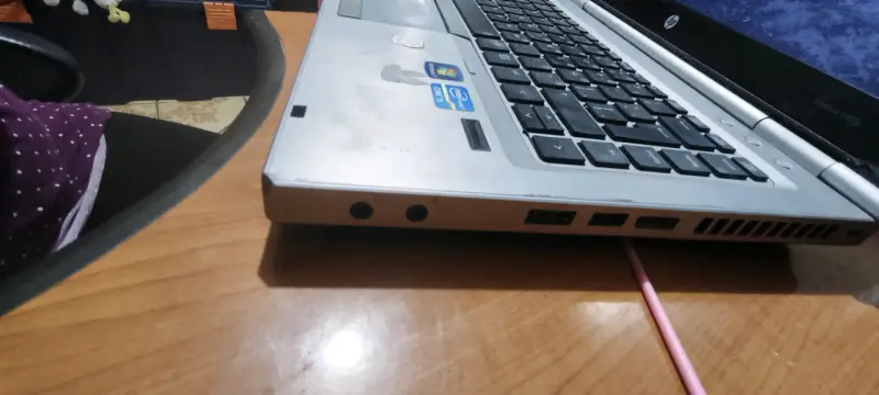 Laptop HP EliteBook con Windows 10 - 5