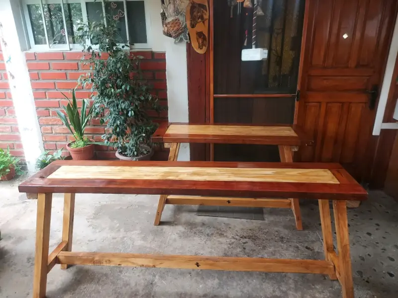Mesa de madera rústica para exterior - 2