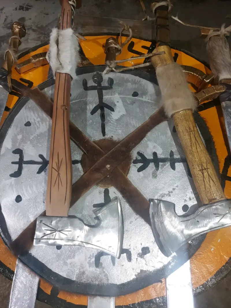 Set de Espadas y Hachas Artesanales - 2