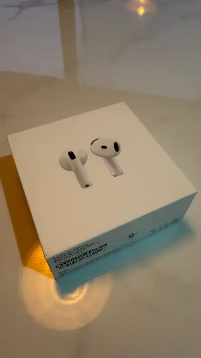 Audífonos Apple  AirPods 4 nuevos - miniatura 1