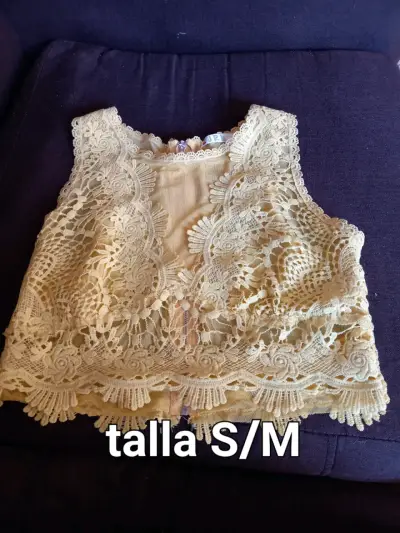 Lote de blusas y poleras talla M - miniatura 1