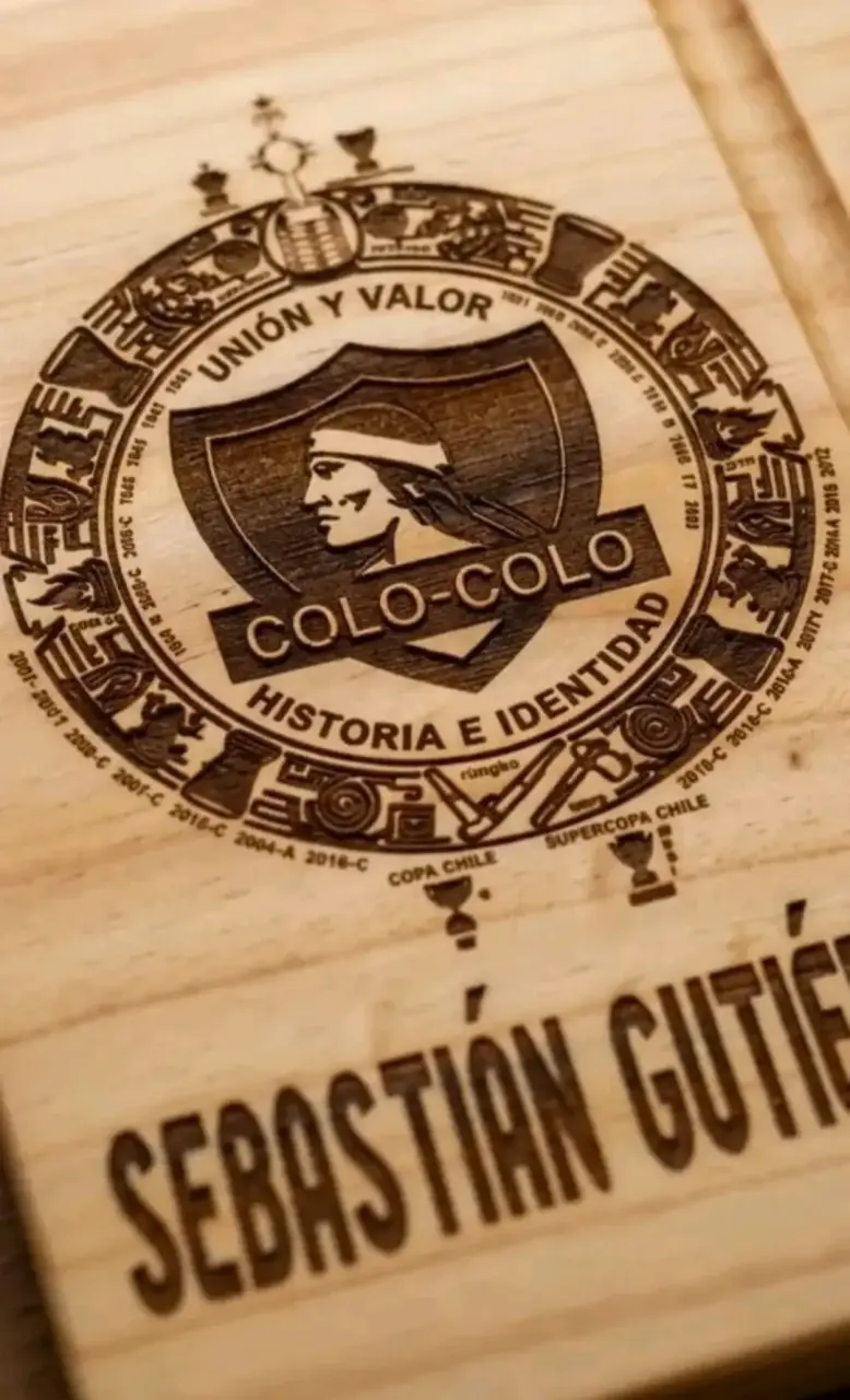 Tabla para asado Colo-Colo edición limitada