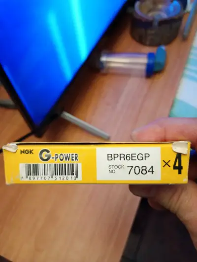 Bujías NGK G-Power BPR6EGP de aleación de platino - miniatura 1