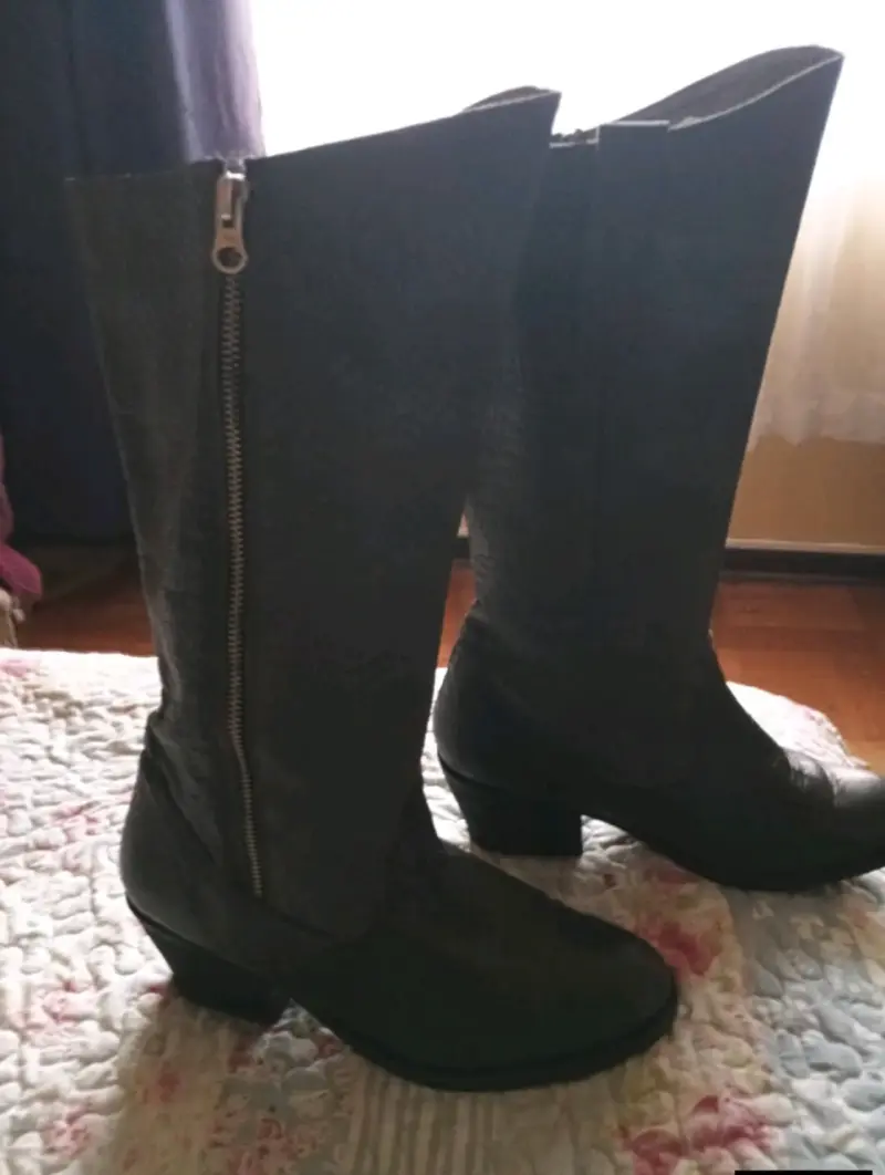 Botas de cuero negras con tacón alto - 2