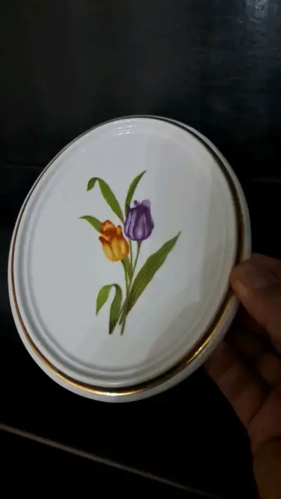 Bello medallon porcelana Florencia año 80 - miniatura 1
