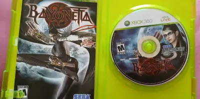 Juego Bayonetta para Xbox 360 en buen estado - miniatura 1