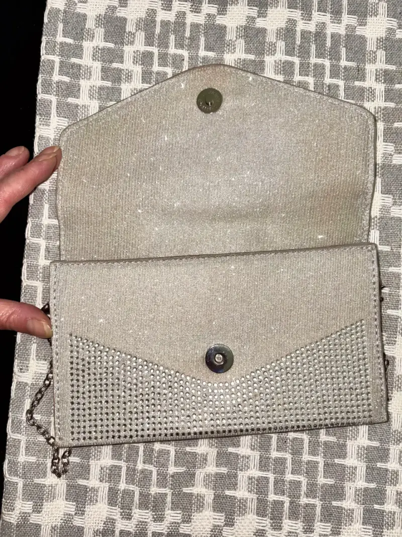 Cartera de mano plateada con cadena Steve Madden - 3