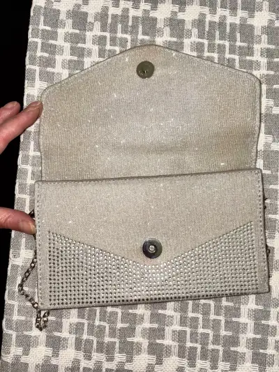Cartera de mano plateada con cadena Steve Madden - miniatura 3