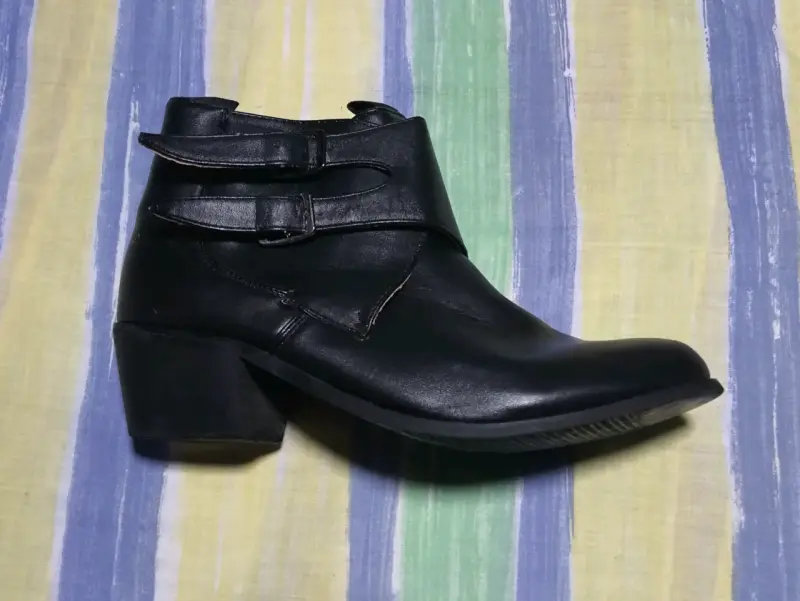 Botines de huaso, cuero negro con hebillas Bacara - 1