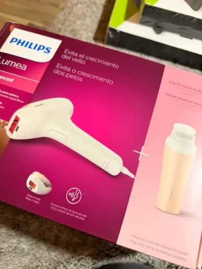 Depiladora IPL Philips Lumea Advanced con limpiador facial - miniatura 2