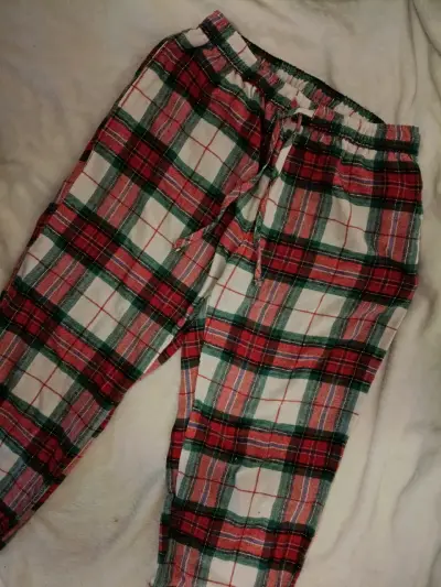Pijama de franela a cuadros con calcetines - miniatura 3