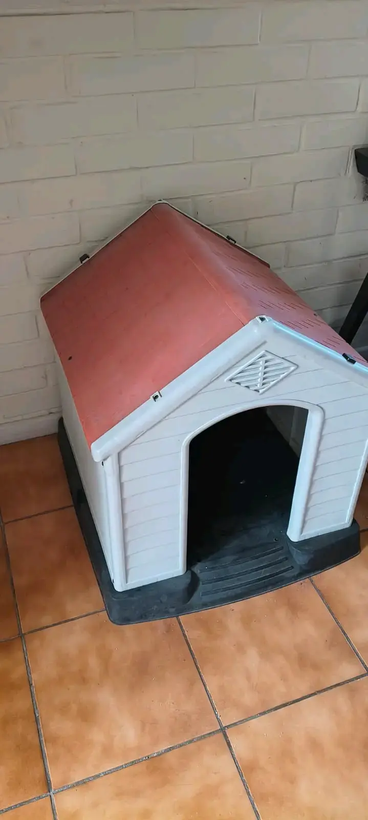 Casa de perro plástica resistente para exteriores - 2