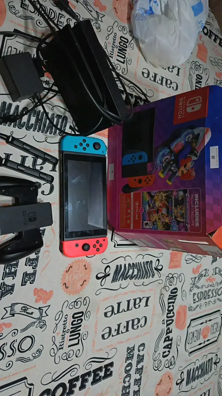 Nintendo Switch con Mario Kart 8 Deluxe - 2