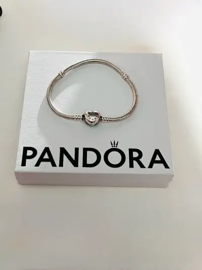 Brazalete Pandora Moments de plata con broche de corazón - miniatura 3