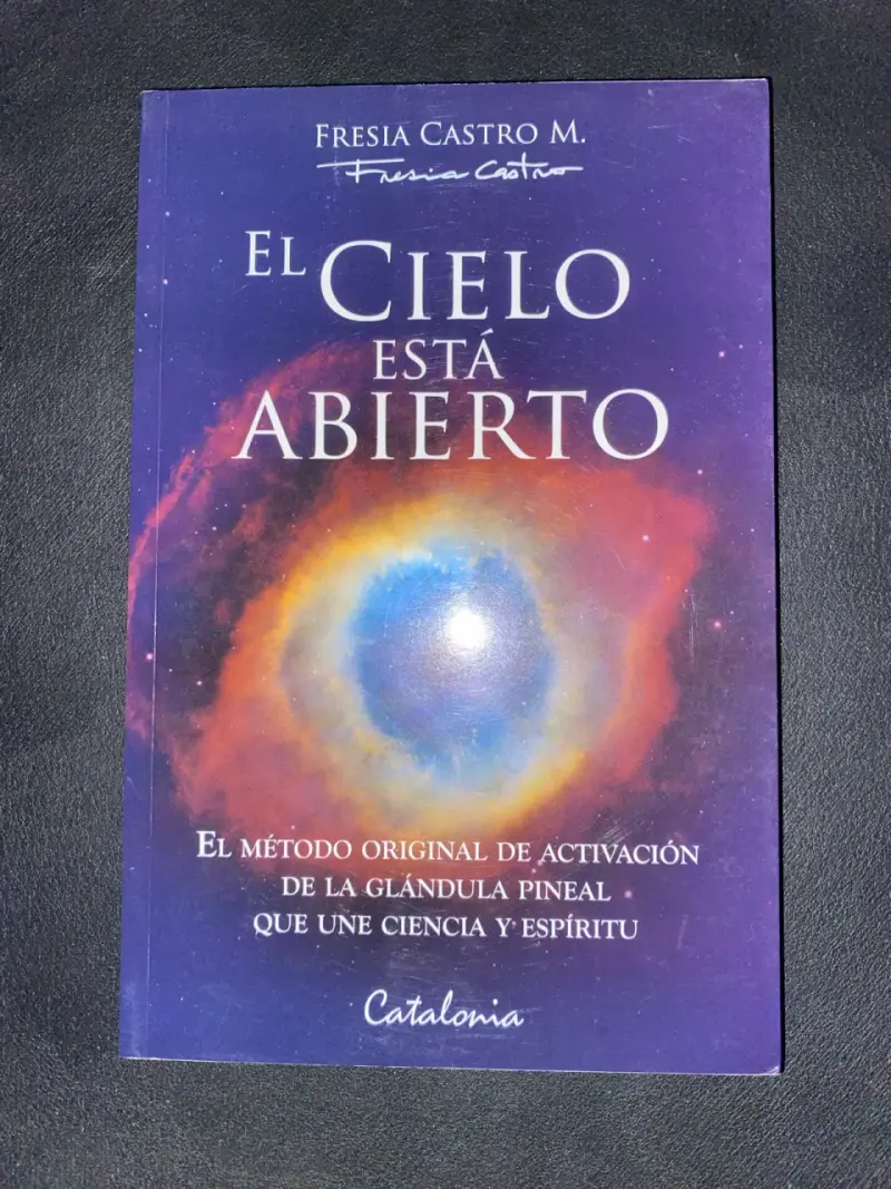 Libro 'El Cielo Está Abierto' de Fresia Castro