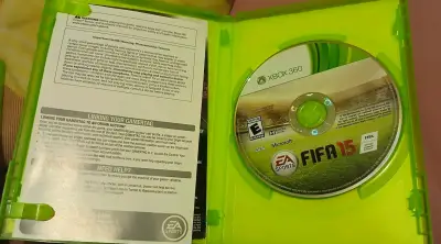 Juego FIFA 15 para Xbox 360 en buen estado - miniatura 1