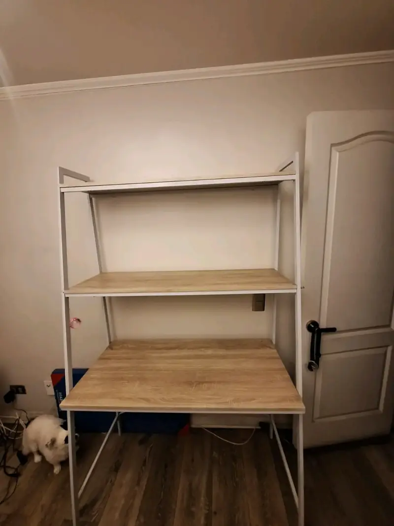 Escritorio con estantería de madera y metal - 1