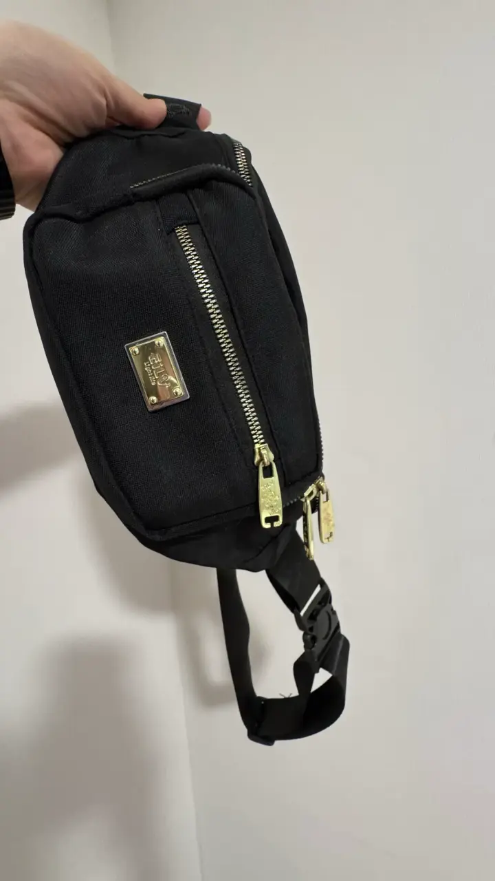 Bandolera negra con detalles dorados - 1