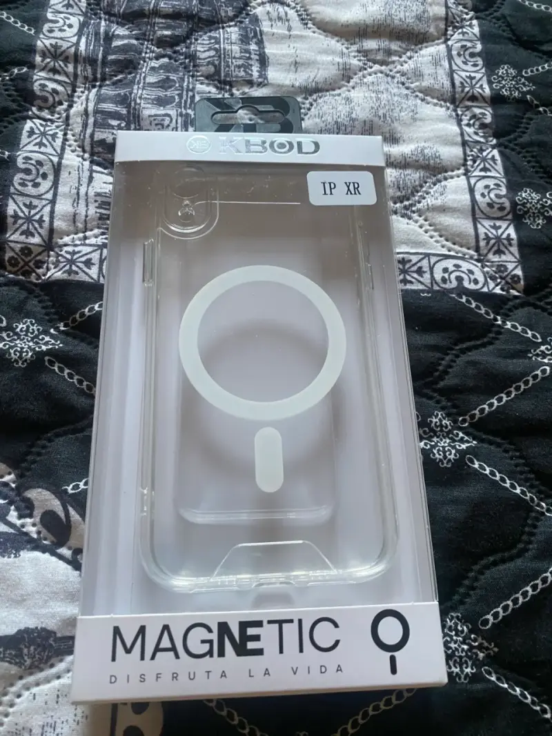 Funda magnética para iPhone XR transparente