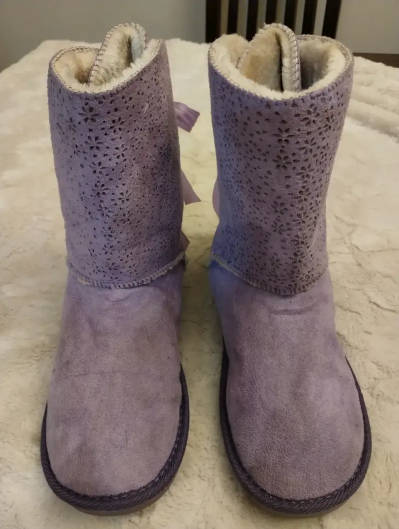 Botas de invierno lilas con lazo para niña