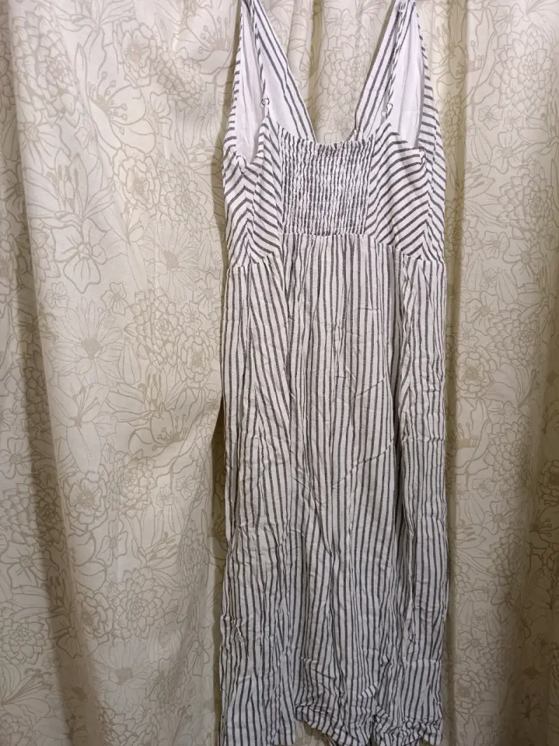 Vestido de rayas con botones frontales - 3