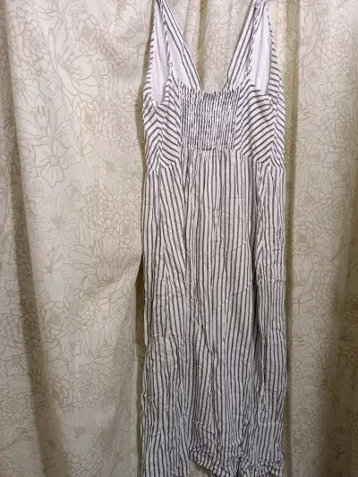 Vestido de rayas con botones frontales - miniatura 3