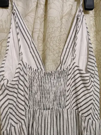 Vestido de rayas con botones frontales - miniatura 5