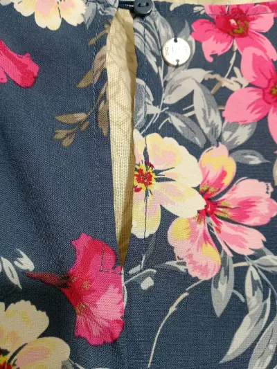 Blusa floral azul con volantes Elle XL - miniatura 3