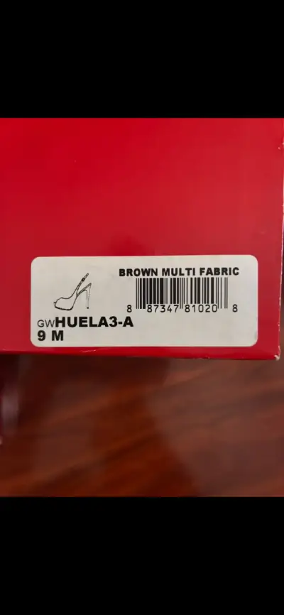 Zapatos de tacón abiertos Guess dorados - miniatura 3