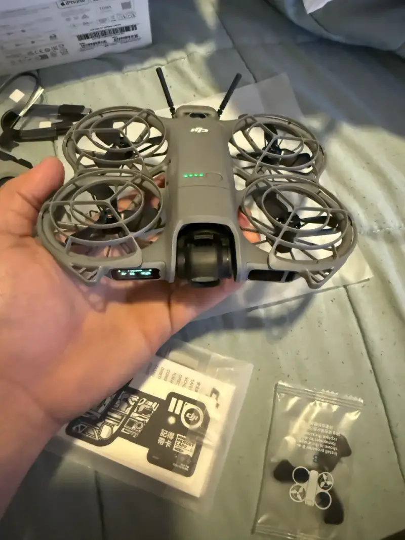 Drone DJI Neo 2 Fly More Combo con cámara - 1
