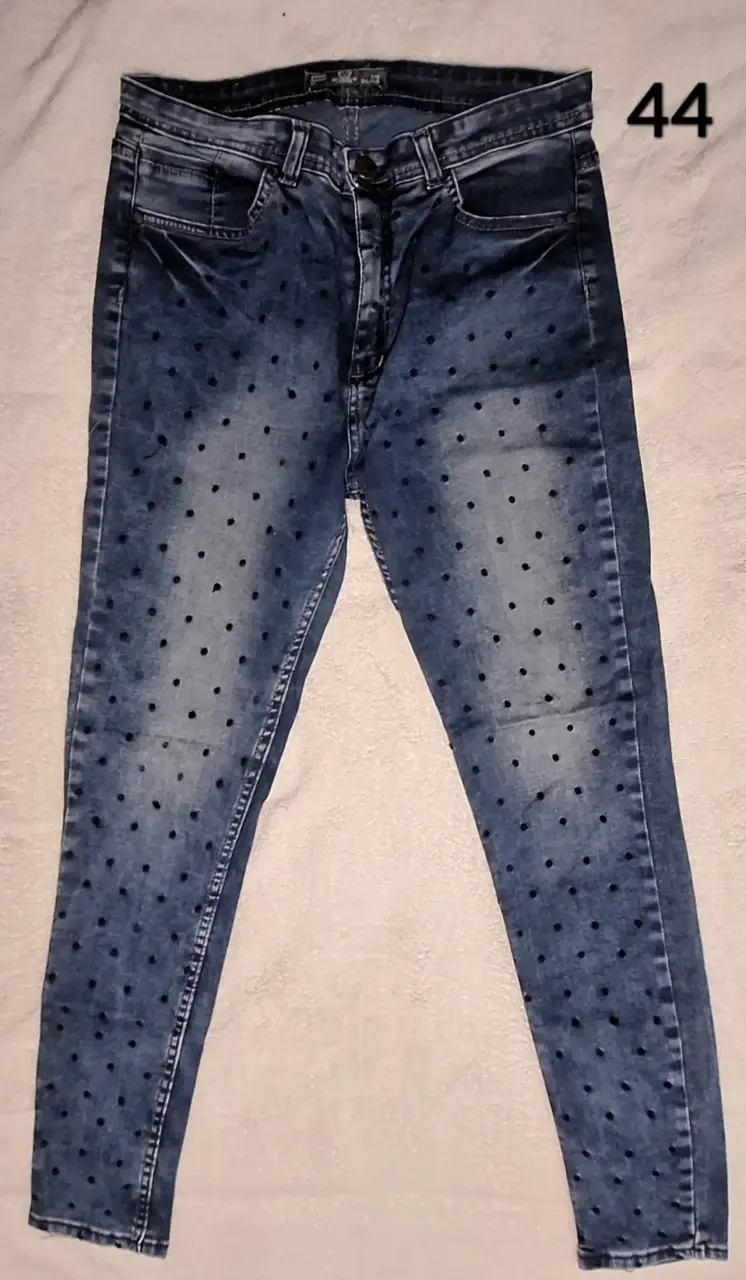 Jeans de mujer con diseño de lunares